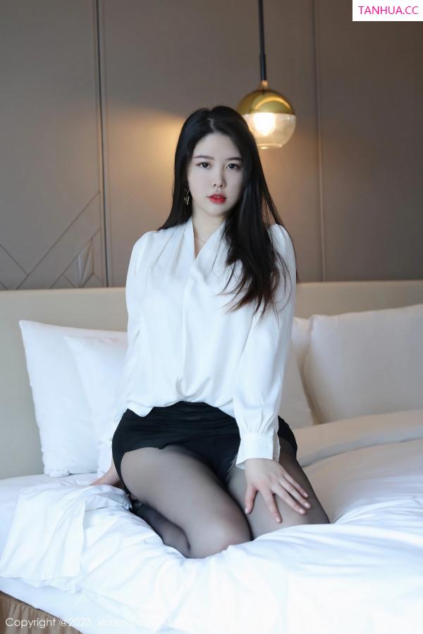  [XiuRen]高清写真图 2023.05.23 No.6782 樱桃小犊子 短裙黑丝第12张图片